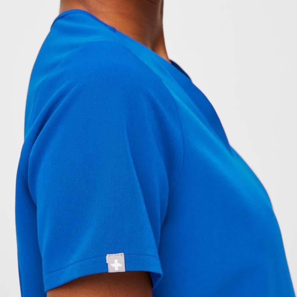 Figs • Casma Royal Blue Three-Pocket Women’s Scrub Top - S - Picture 3 of 11